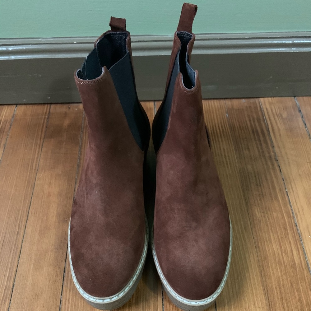 Podere Booties, size 39 (9) like new.